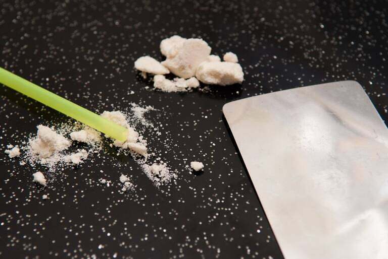 An Image of cocaine consumption